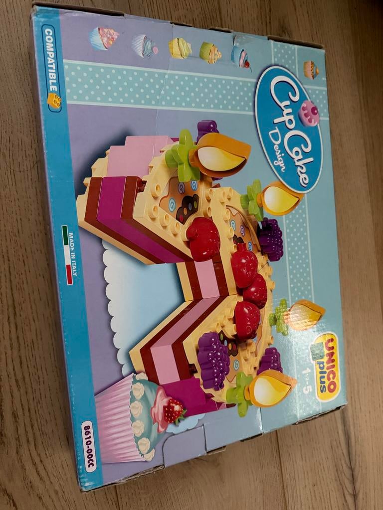 Unico Plus Cupcake Design bouwset - mist 2 stenen, Kinderen en Baby's, Speelgoed | Bouwstenen, Ophalen of Verzenden, Gebruikt