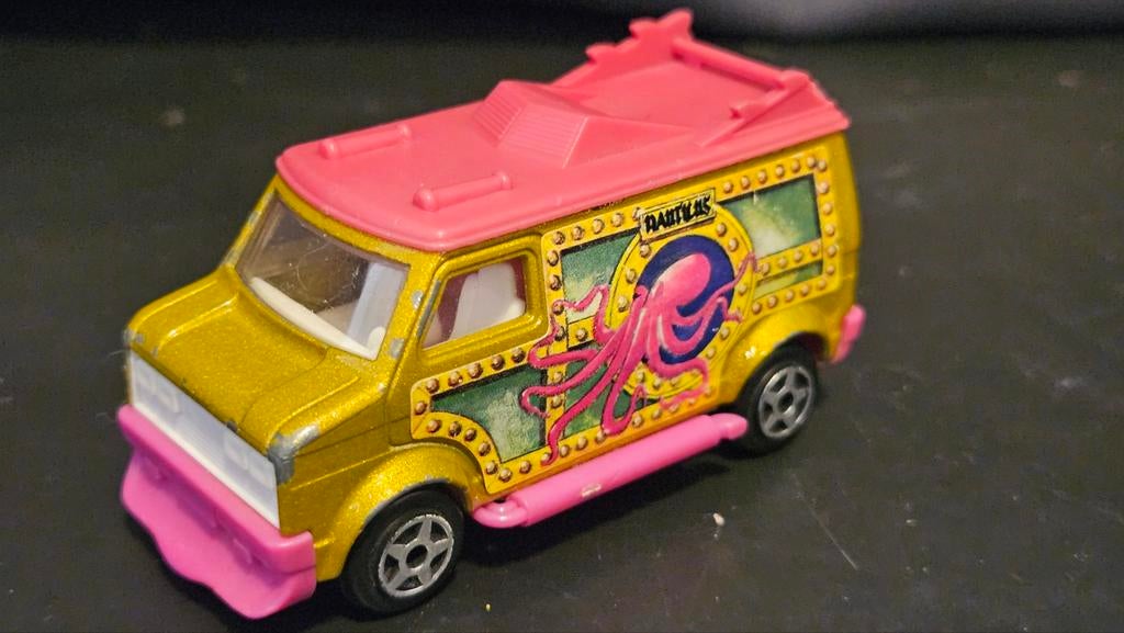 Norev octopus busje, Hobby en Vrije tijd, Modelauto's | 1:43, Ophalen of Verzenden, Auto, Norev