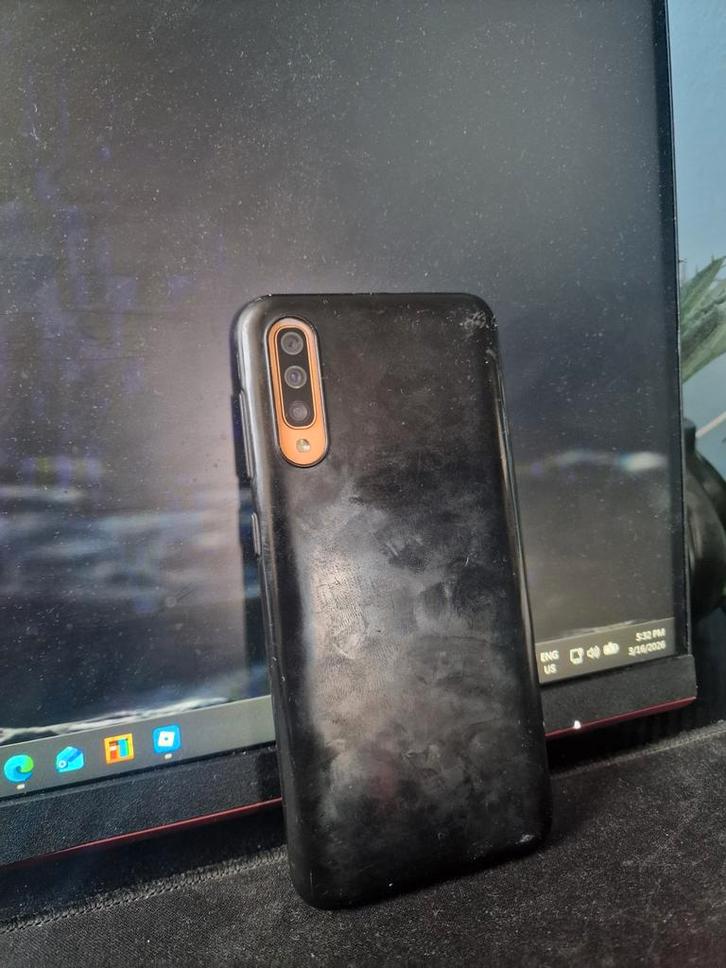 Samsung A50 128GB met barst, goede batterij, Telecommunicatie, Mobiele telefoons | Samsung, Ophalen of Verzenden