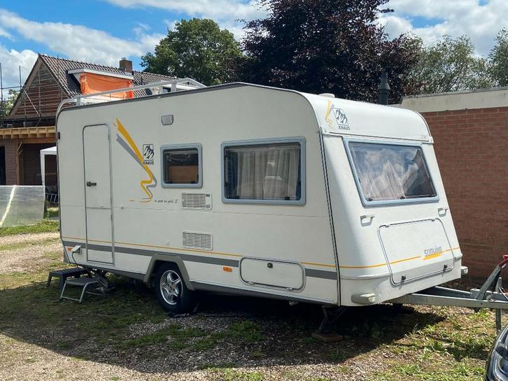 KNAUS SÜDWIND 'AS GOOD AS GOLD II' 8306, Caravans en Kamperen, Caravans, Particulier, tot en met 4, 750 - 1000 kg, Treinzit, Knaus