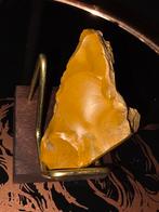 Fontmaure Geel jasper mousterian artefact, Ophalen of Verzenden, Geel, Overige materialen