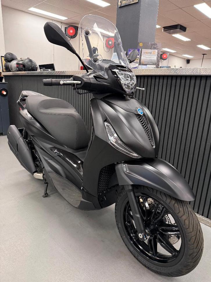 Piaggio Beverly 400 S Mat Zwart BJ 2024 Nieuw 91KM BTW Motor, Motoren, Motoren | Piaggio, Bedrijf, Scooter, 12 t/m 35 kW, 1 cilinder