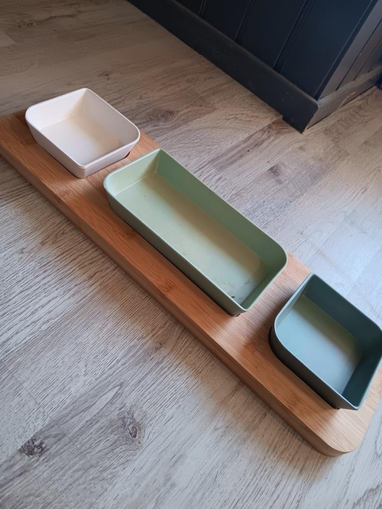 Serveerplank met 3 bakjes, Huis en Inrichting, Keuken | Keukenbenodigdheden, Ophalen, Gebruikt, Hout, Snij-/serveerplank