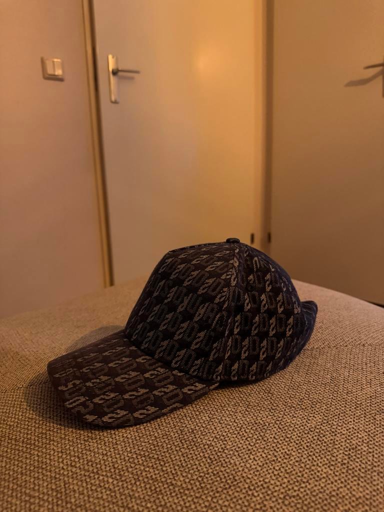 Dsquared2 pet met patroon, Verzenden, Zo goed als nieuw, One size fits all, Pet