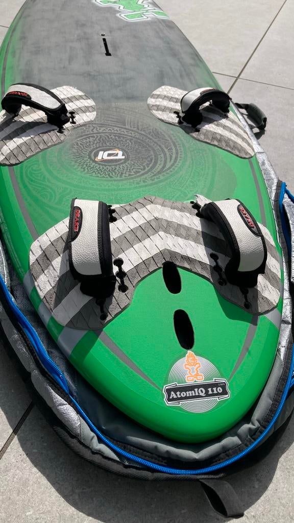 Starboard AtomIQ 110 full carbon freeride + boardbag, Watersport en Boten, Ophalen, Minder dan 250 cm, Zo goed als nieuw, Met vin(nen)