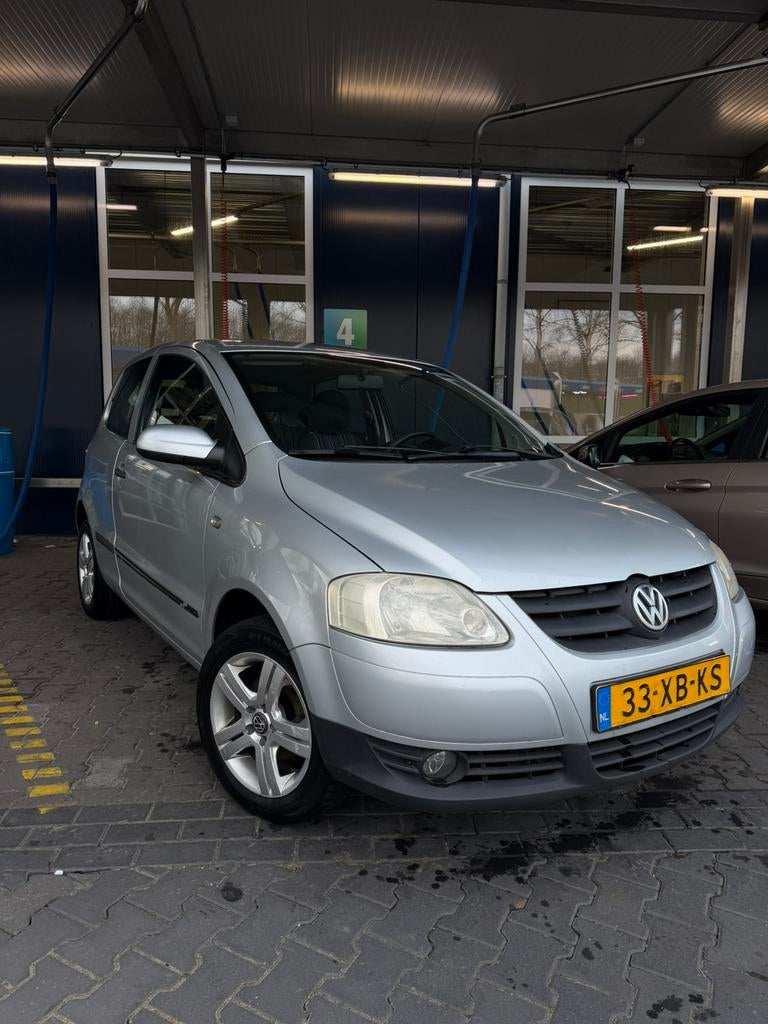 Volkswagen Fox 1.4 55KW 2007 Grijs AIRCO KOPPELING STUK, Voorwielaandrijving, 15 km/l, 4 stoelen, Origineel Nederlands