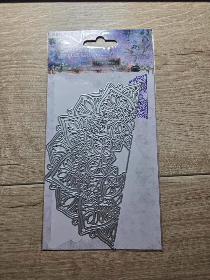 mal Studiolight halve mandala, Hobby en Vrije tijd, Kaarten | Zelf maken, Nieuw, Pons of Mal, Overige thema's, Ophalen of Verzenden