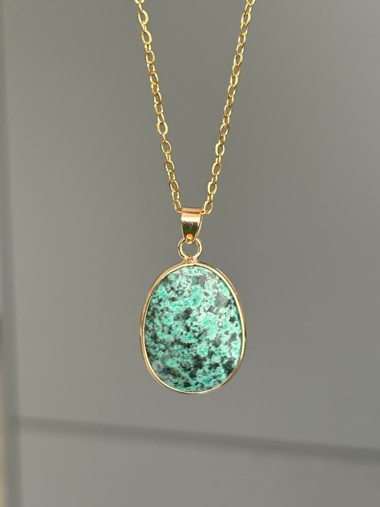 Goudkleurige ketting met Afrikaanse turkoois steen, Sieraden, Tassen en Uiterlijk, Kettingen, Overige materialen, Cariadgems@hotmail.com