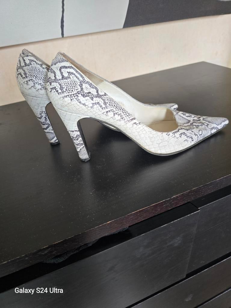 Prachtige pumps met slangenprint - Maat 43, Ophalen of Verzenden, Zo goed als nieuw, Overige kleuren