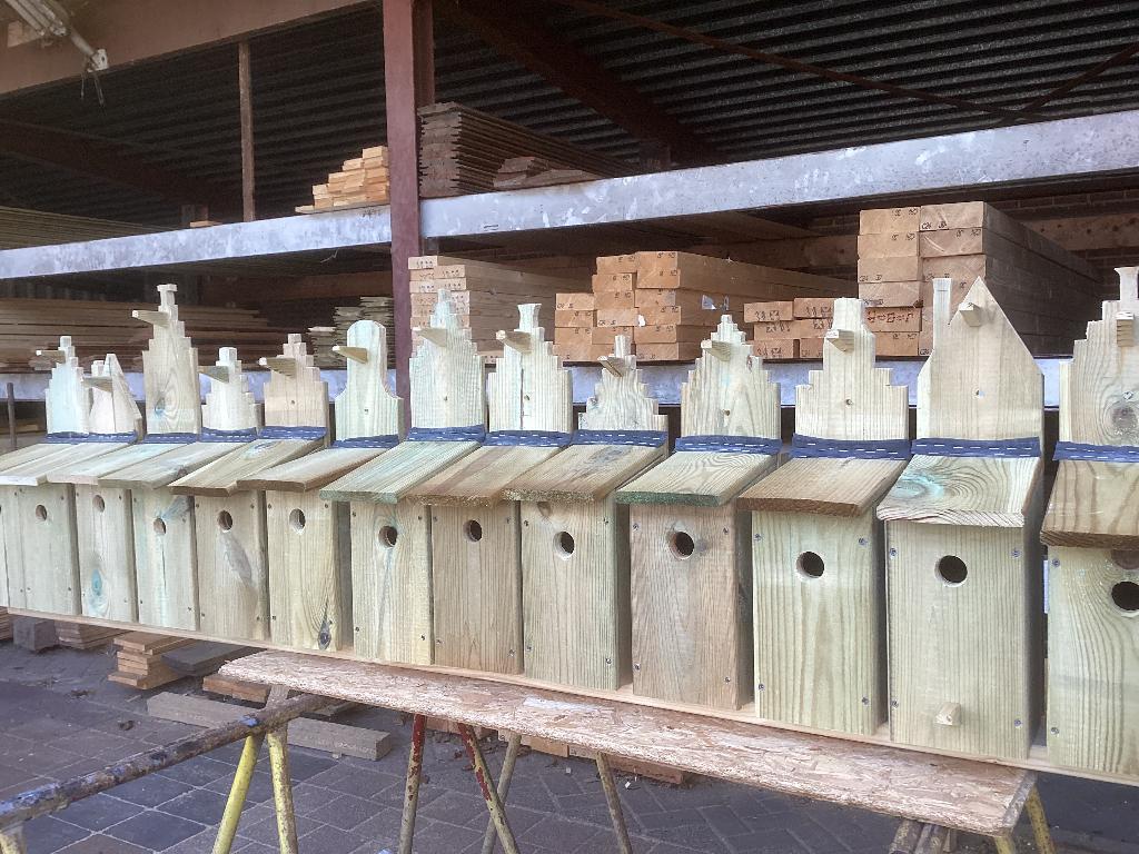 Vogelhuisje, nestkastje van tuinhout, grachtenpandjes, Tuin en Terras, Vogelhuisjes en Vogelbaden, Ophalen of Verzenden, Nieuw