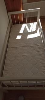 Gratis Peuterbed wit met matras, Ophalen