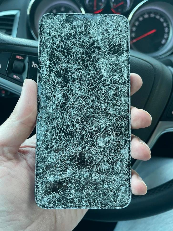 Samsung galaxy S25 met schade, Telecommunicatie, Mobiele telefoons | Samsung, Zo goed als nieuw, Overige modellen, 256 GB, Zonder abonnement