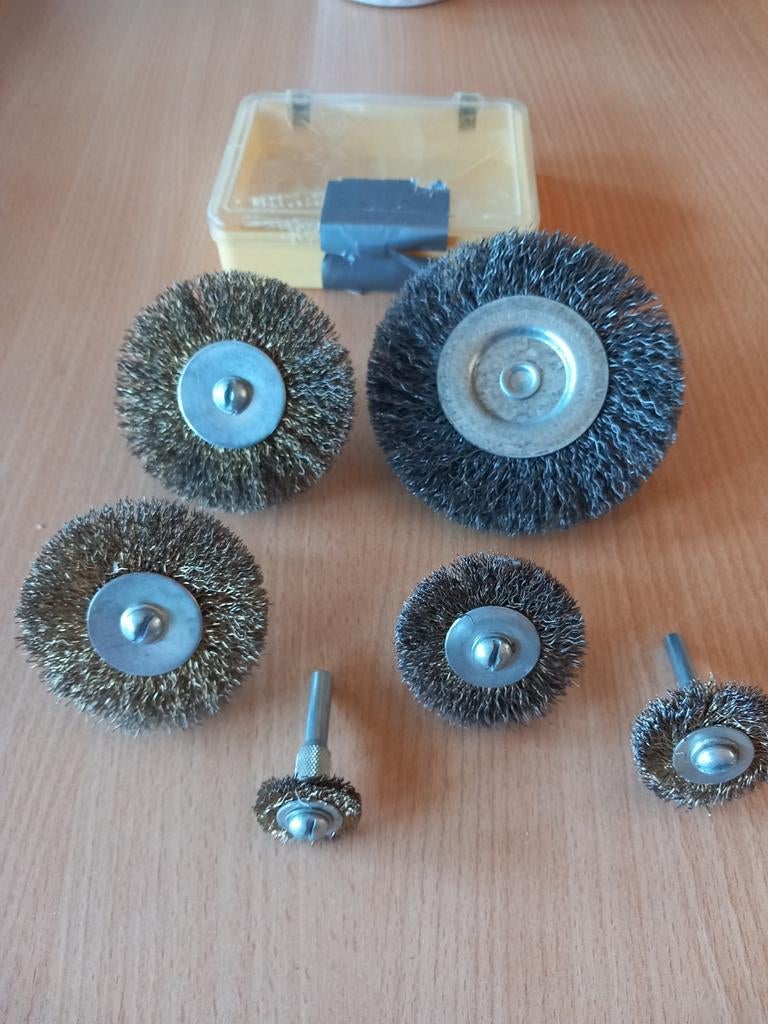 6 roterende staalborstels, Ophalen of Verzenden