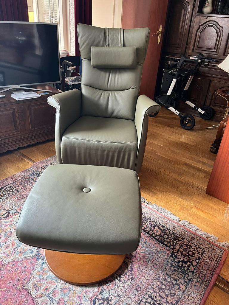 Elektrische Velderhof sta-op-stoel., Huis en Inrichting, Fauteuils, Ophalen, Zo goed als nieuw, Leer, 75 tot 100 cm