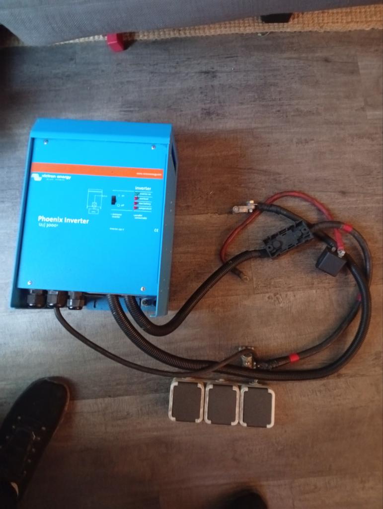 Victron Energy Phoenix Inverter 12|3000, Ophalen of Verzenden, Zo goed als nieuw, Overige typen