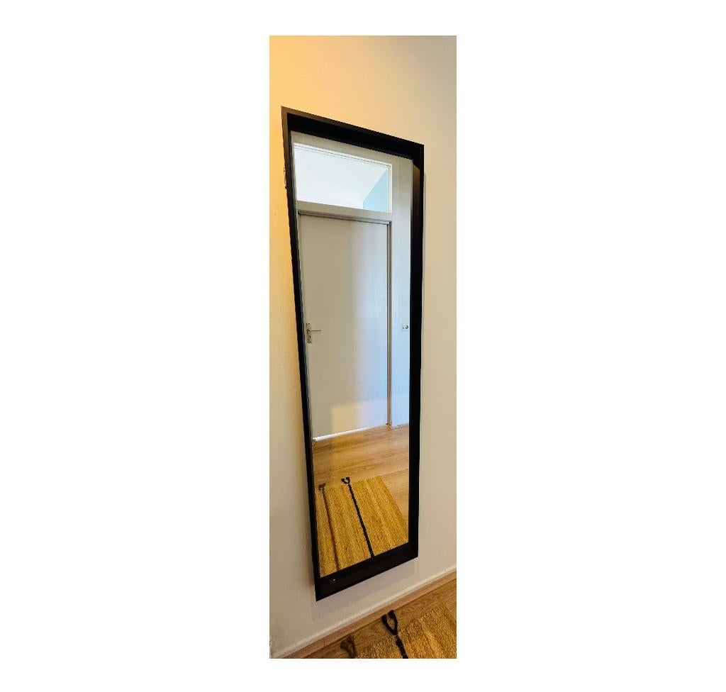 Mooie spiegel IKEA, 40x150 cm, zwart frame. Nieuw was €35), Huis en Inrichting, Woonaccessoires | Spiegels, Ophalen, Minder dan 50 cm