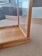 Glazen vitrine met houten onderstel, Ophalen, Gebruikt