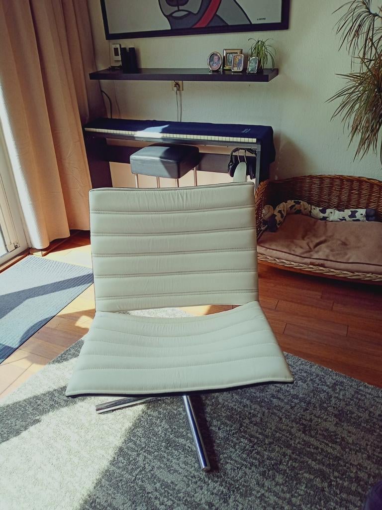 Draaibare design stoel - Wit leer, Ophalen, Gebruikt, Wit, Leer