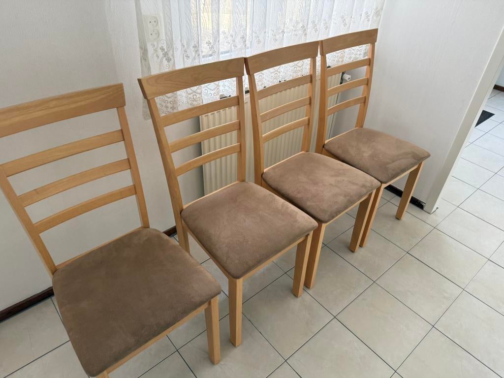 4 eetkamerstoelen gratis, Huis en Inrichting, Stoelen, Ophalen, Zo goed als nieuw, Vier