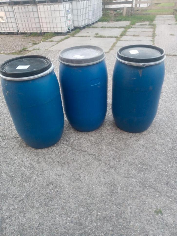 200 liter tonnen opslagton gebracht, Tuin en Terras, Regentonnen, Gebruikt, Kunststof, 150 liter of meer, Ophalen