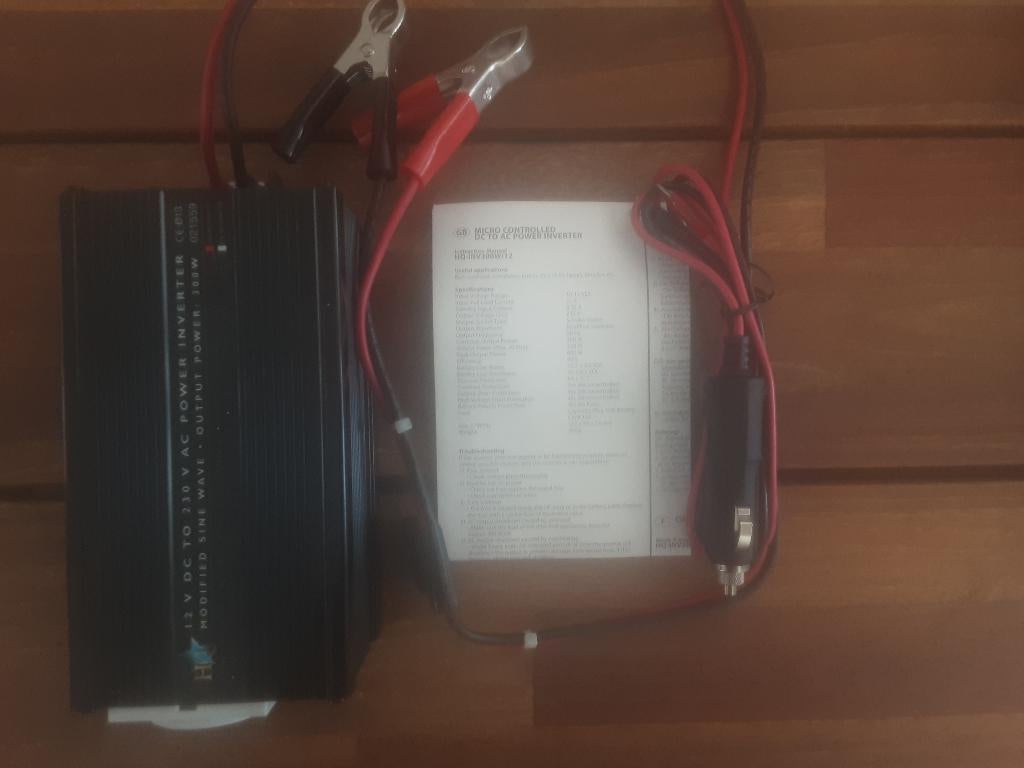 Omvormer 12V DC > 230V AC / 300W Gemodificeerde Sinus, Ophalen of Verzenden, Gebruikt