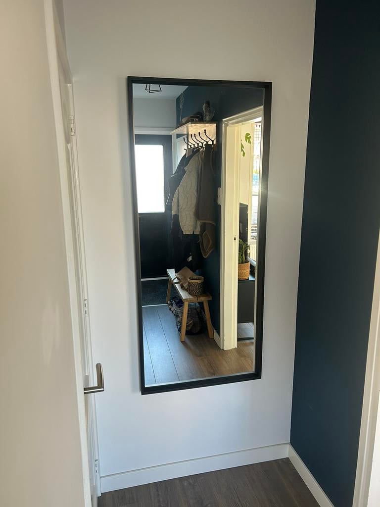 IKEA nissedal spiegel zwart, Huis en Inrichting, Woonaccessoires | Spiegels, Ophalen, Zo goed als nieuw, 75 tot 100 cm, 150 tot 200 cm