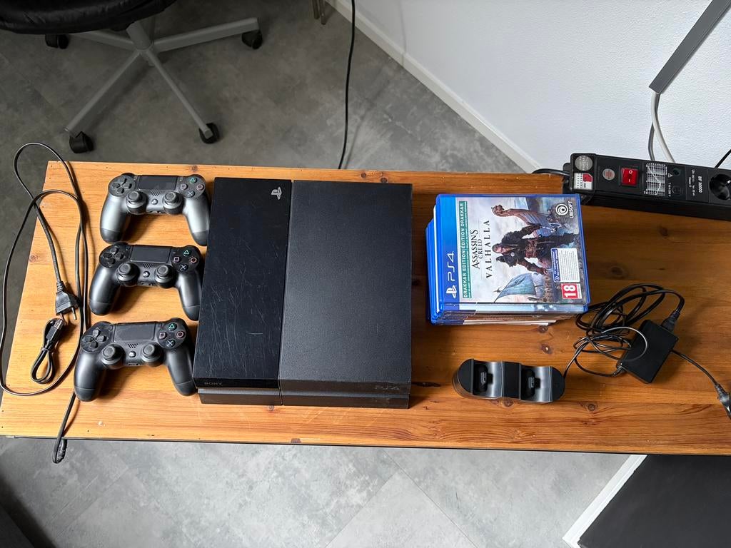 Playstation 4 met 3 controllers en spellen, Ophalen of Verzenden, Original, Met 3 controllers of meer, 500 GB
