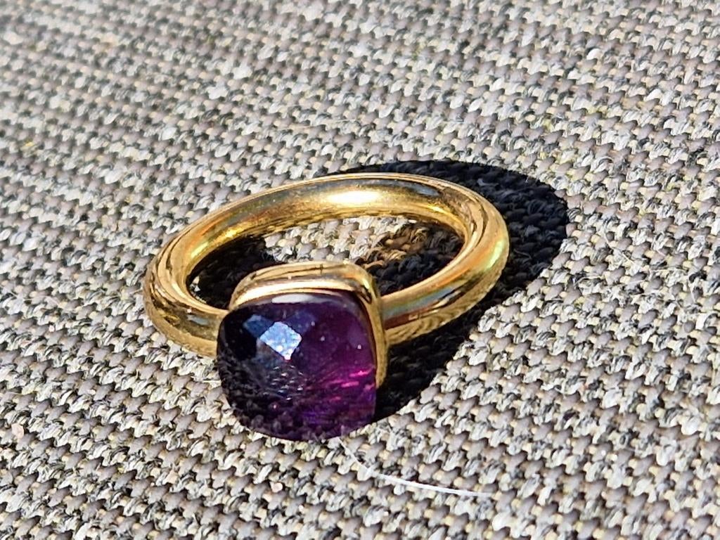 Nieuwe verguld stalen ring met paars gefacetteerde steen, Sieraden, Tassen en Uiterlijk, Ringen, IJzer of Staal, 19 tot 20, Nieuw