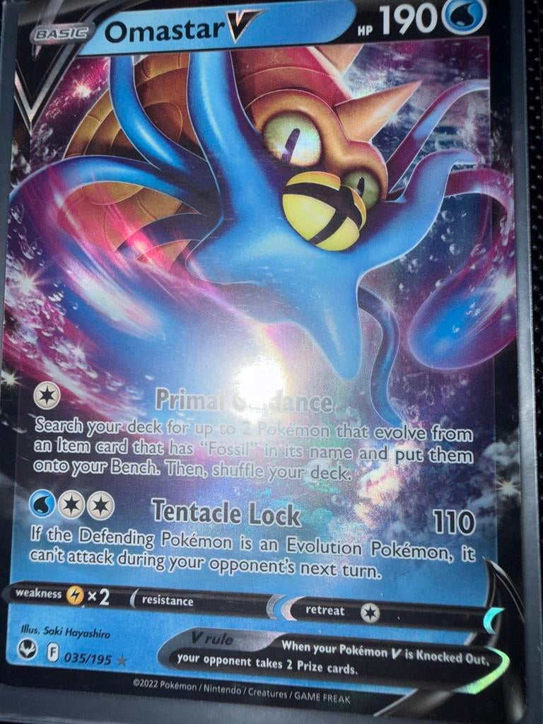 Pokémon Kaart Omastar V (035/195) - Zo goed als nieuw, Ophalen of Verzenden, Zo goed als nieuw, Losse kaart, Foil