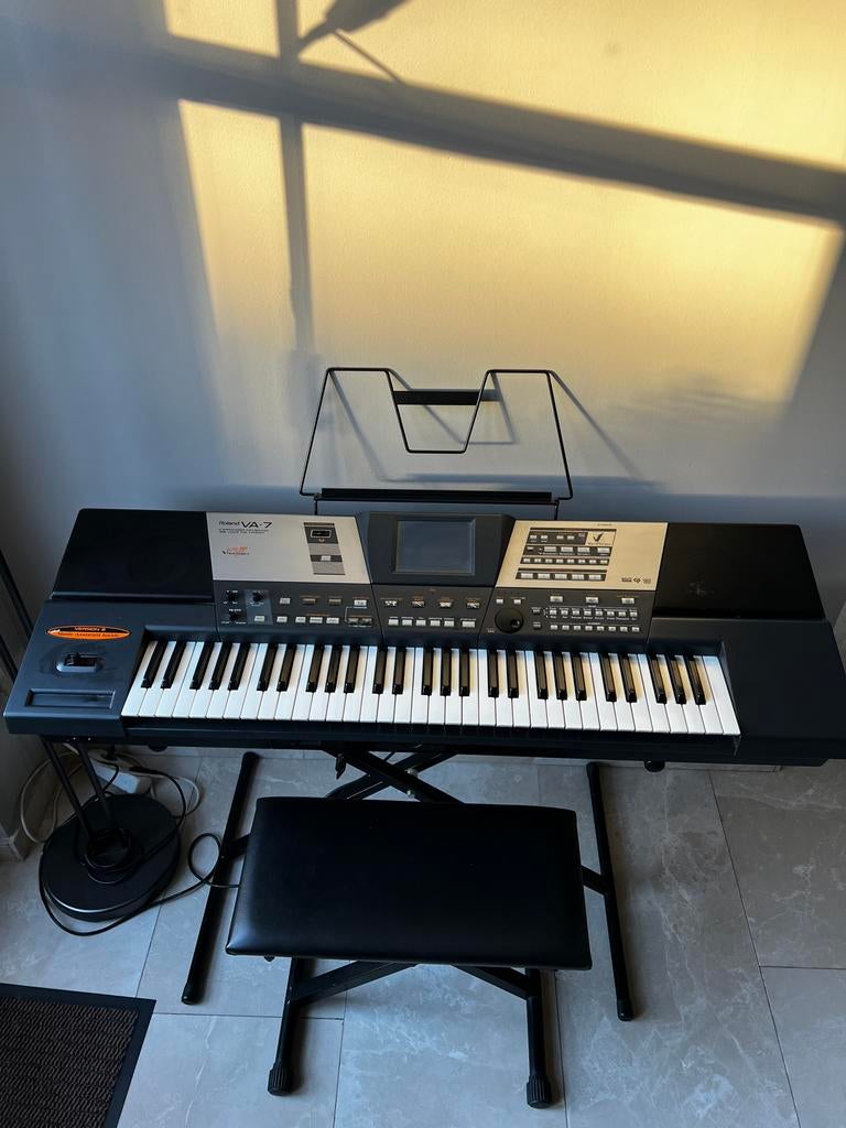 Roland VA-7 keyboard met kruk en standaard, Roland, Ophalen of Verzenden, Met standaard, 61 toetsen