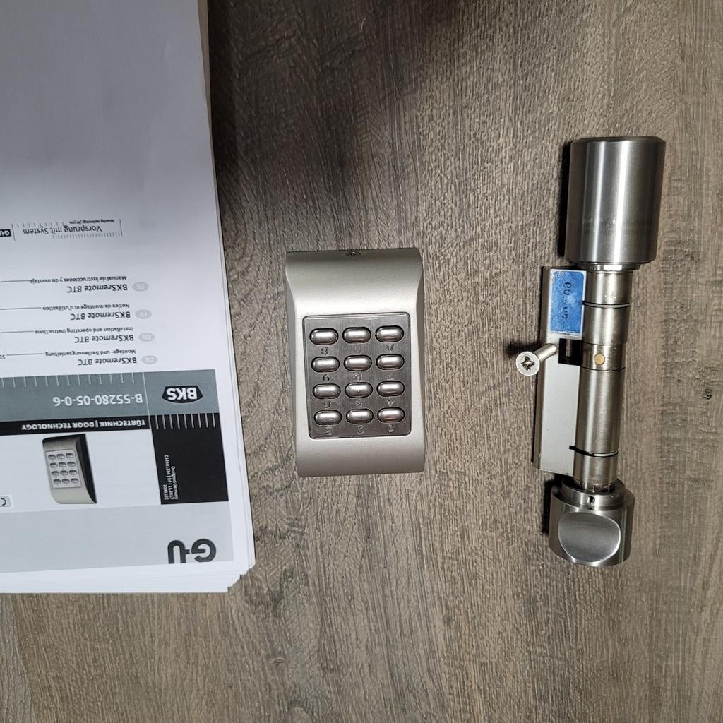 Deurslot met code, Ophalen