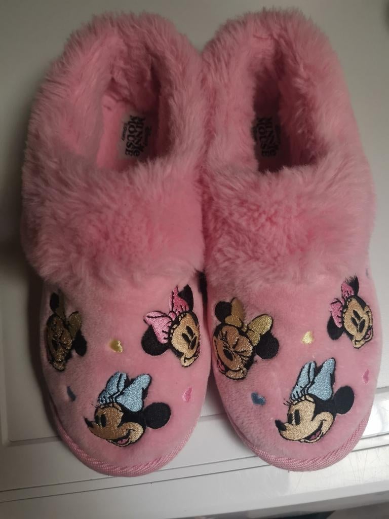 Roze gevoerde pantoffels met Minnie Mouse maat 34, Kinderen en Baby's, Kinderkleding | Schoenen en Sokken, Meisje, Overige typen