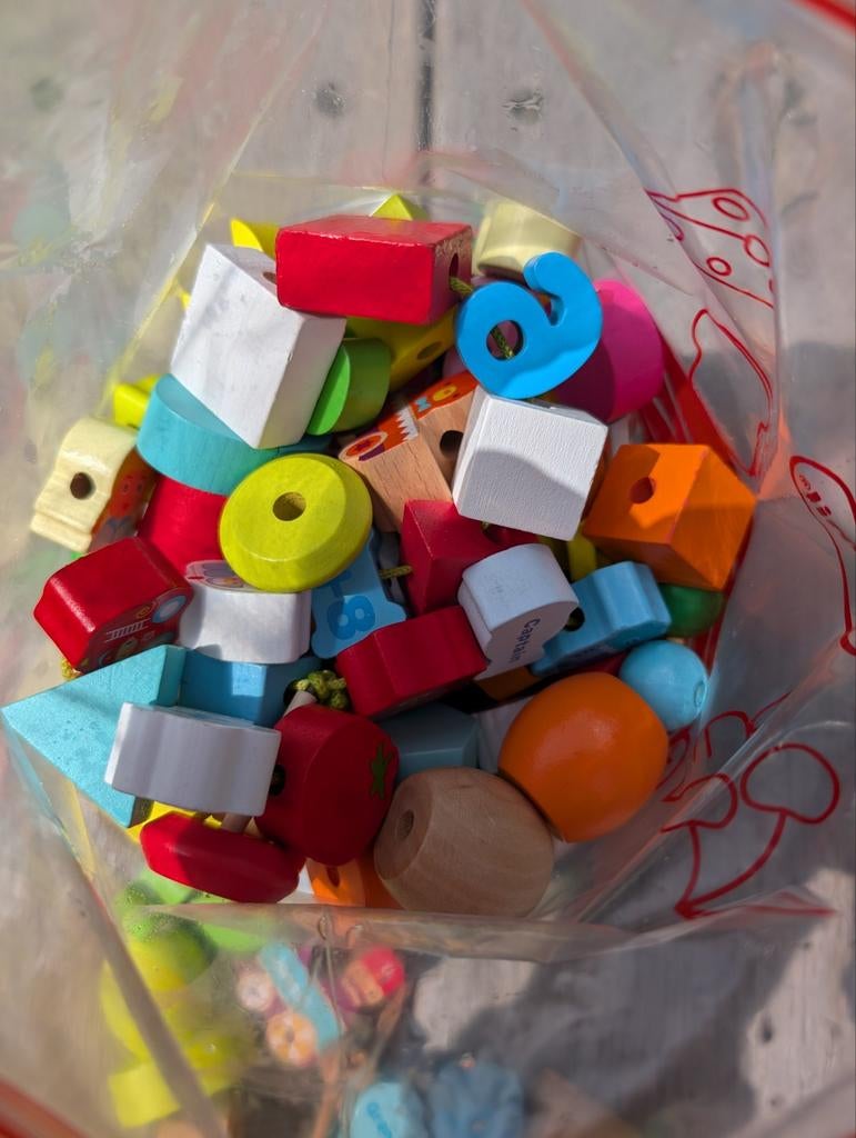 Grote set houten kralen om mee te rijgen en te knutselen, Kinderen en Baby's, Speelgoed | Educatief en Creatief, Ophalen of Verzenden