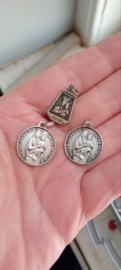 Lotje religieuze medailles - Onze Lieve Vrouw, Antiek en Kunst, Antiek | Religie, Ophalen of Verzenden