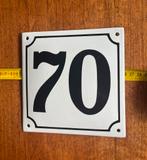 Huisnummer 70 wit/zwart zwaar geëmailleerd 15,5x15,5cm nieuw, Ophalen of Verzenden, Zo goed als nieuw