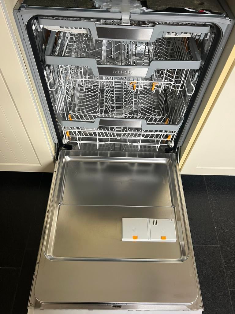 Miele Excellence vaatwasser (inbouw) 2025, Ophalen, Zo goed als nieuw, Inbouw, Minder dan 85 cm