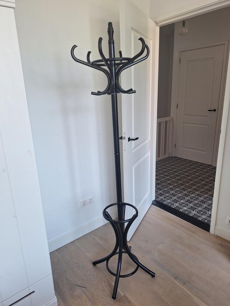 Zwarte staande kapstok (Thonet stijl) – nette staat, Huis en Inrichting, Woonaccessoires | Kapstokken, Zo goed als nieuw, Staande kapstok