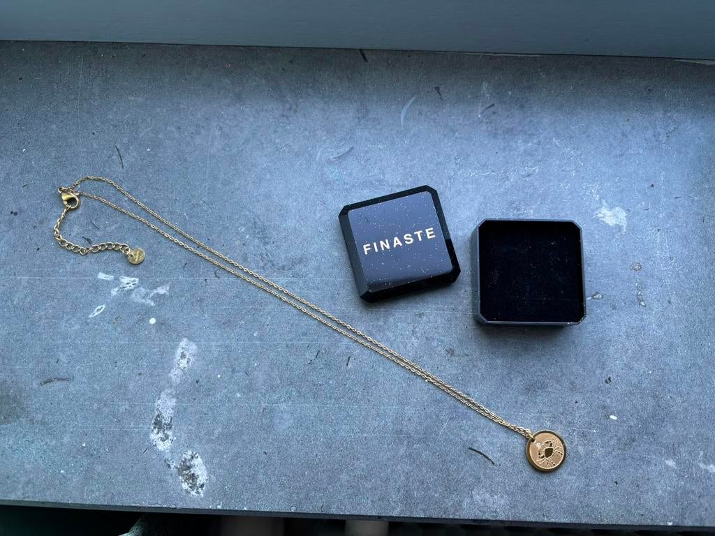 Nieuwe ketting Finaste met sterrenbeeld hanger Kreeft goud, Overige materialen, Verstelbaar, Nieuw, Ophalen of Verzenden