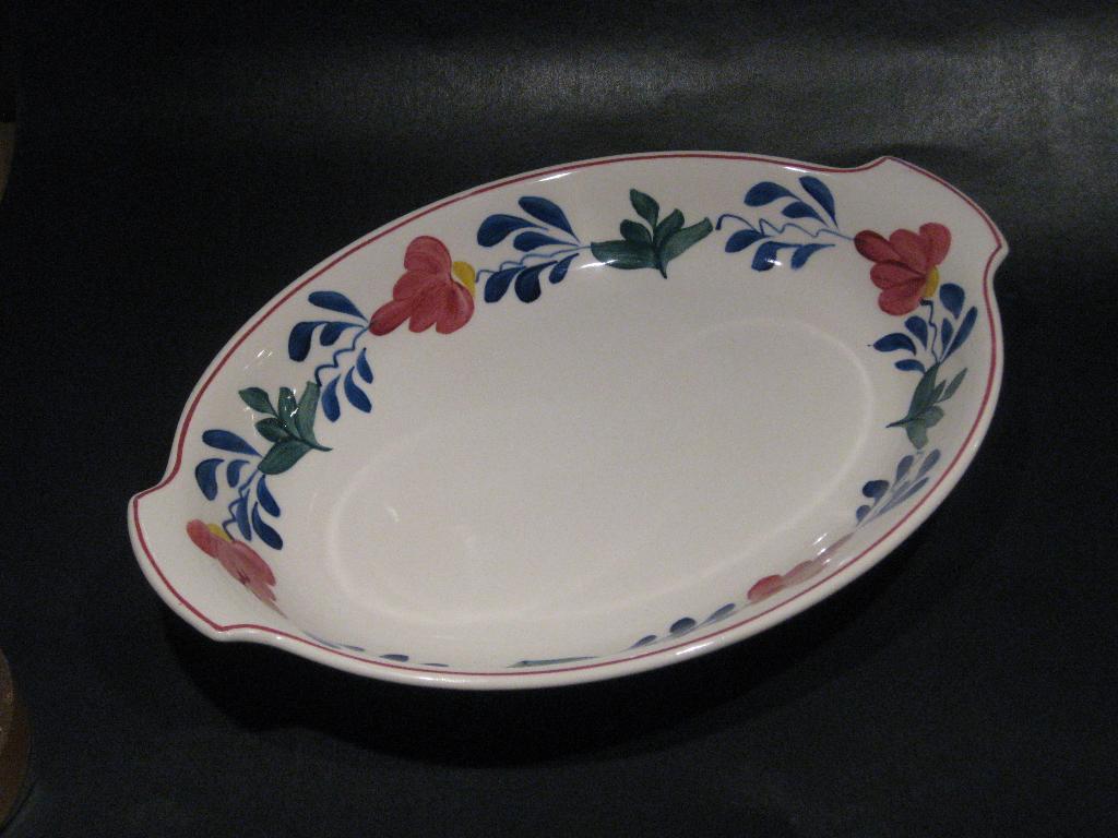 Petrus Regout Ovale Broodschaal Boerenbont, Antiek en Kunst, Ophalen