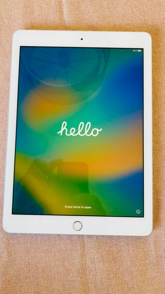 Ipad (5e generatie), Computers en Software, Apple iPads, Gebruikt, 32 GB, Apple iPad, Zilver