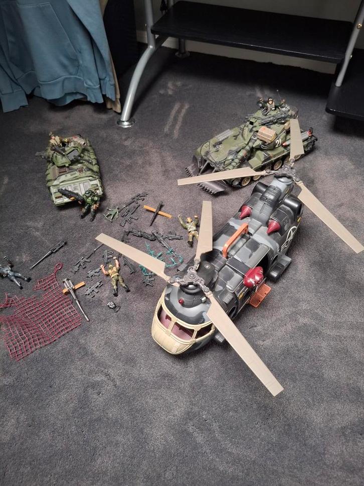 Grote set militaire voertuigen en figuren, Verzamelen, Speelgoed, Ophalen of Verzenden