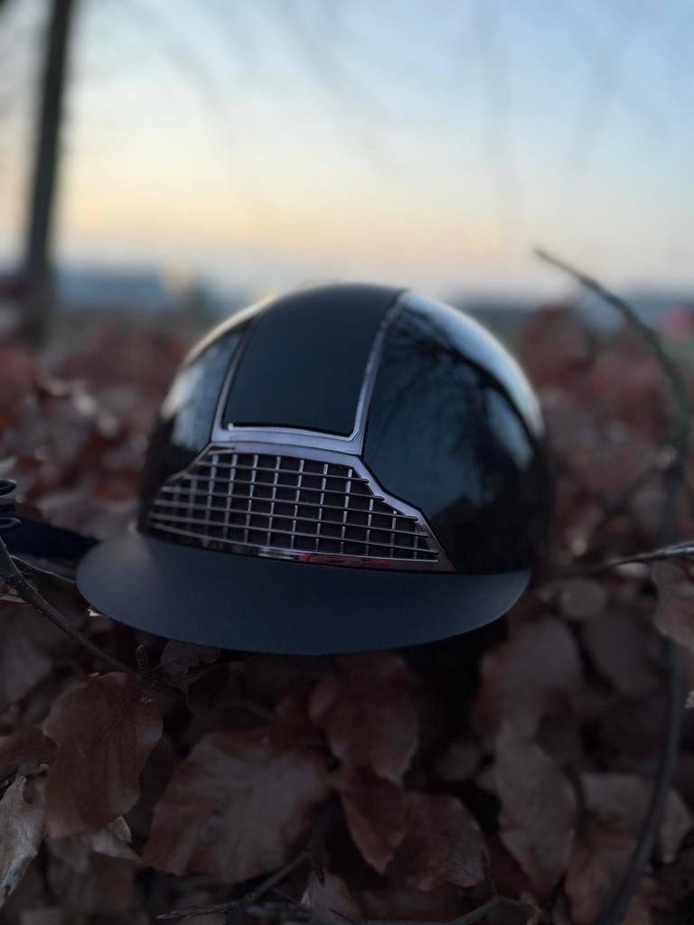 Qhp cap, Ophalen of Verzenden, Zo goed als nieuw, Dressuur, Cap