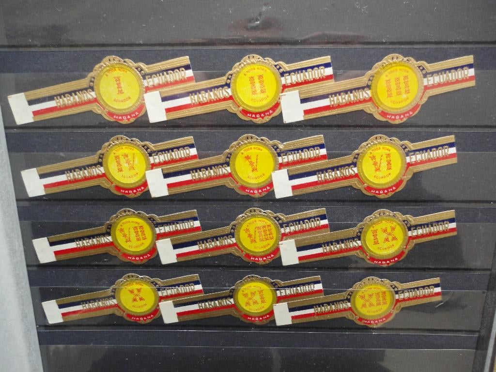 sigarenbandjes 80= 12st ecuador, Ophalen of Verzenden, Sigarenbandjes