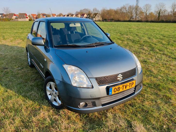 Mooie Suzuki Swift 1.3 met GEREVISEERDE BAK NIEUWE KOPPELING, Auto's, Suzuki, Particulier, Swift, ABS, Airbags, Airconditioning