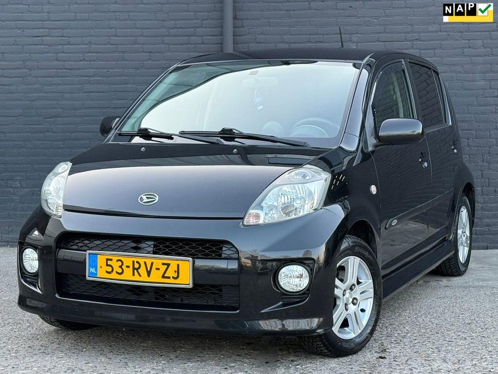 Daihatsu Sirion 2 1.3-16V Comfort SPORT |AIRCO | ELEK RAMEN, Auto's, Voorwielaandrijving, Stof, 4 cilinders, Zwart