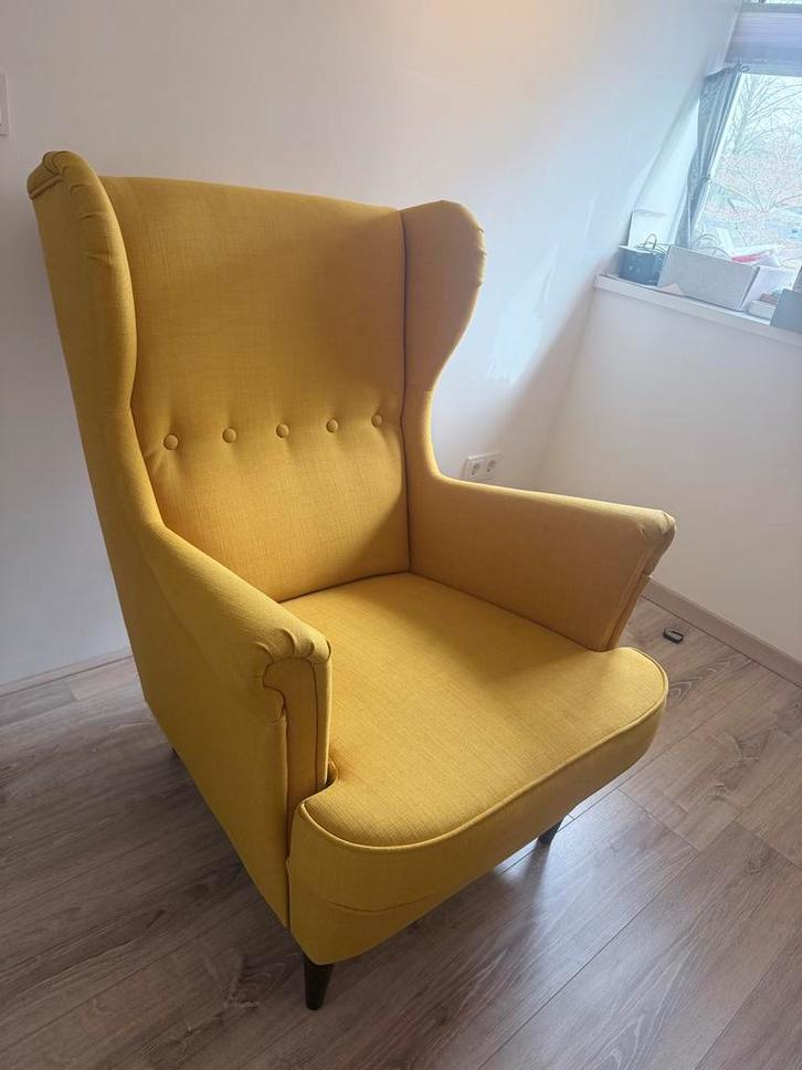 Gele IKEA oorfauteuil - Comfortabel en stijlvol. STRANDMON, Huis en Inrichting, Fauteuils, Gebruikt, Stof, 75 tot 100 cm, Ophalen