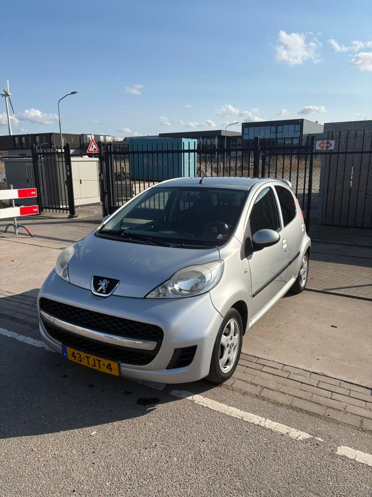 Peugeot 107 1.0 12V 5DR 2012 Grijs, Voorwielaandrijving, 4 stoelen, 68 pk, Origineel Nederlands