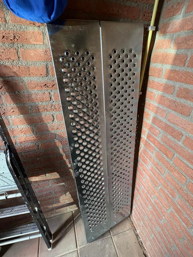 Twee demonteerbare rijplaten, Ophalen, Gebruikt