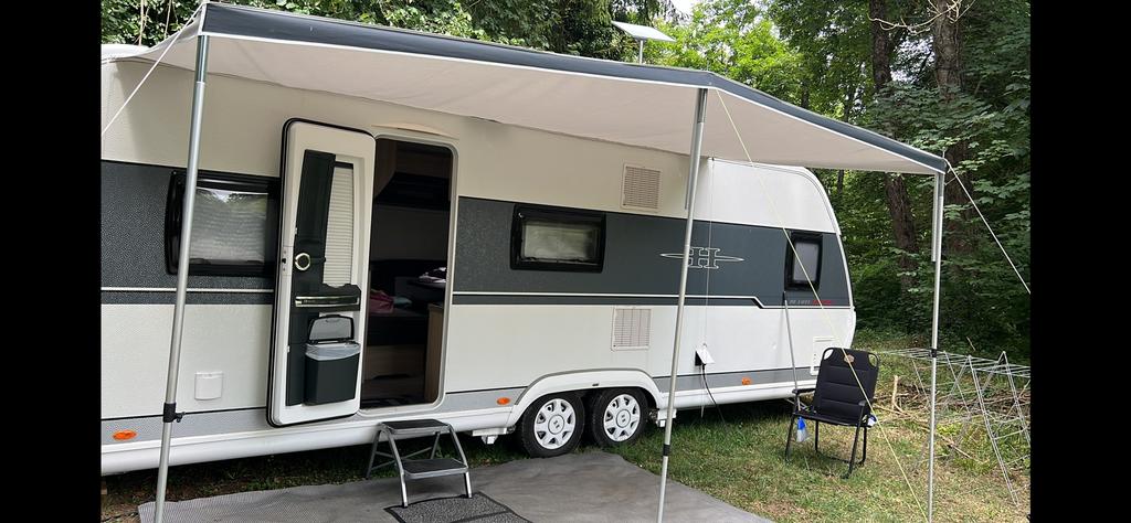 Caravan Hobby KMFE 650, dubbele mover, airco, voortent, Caravans en Kamperen, Caravans, Rondzit, Hobby, Frans bed, Particulier