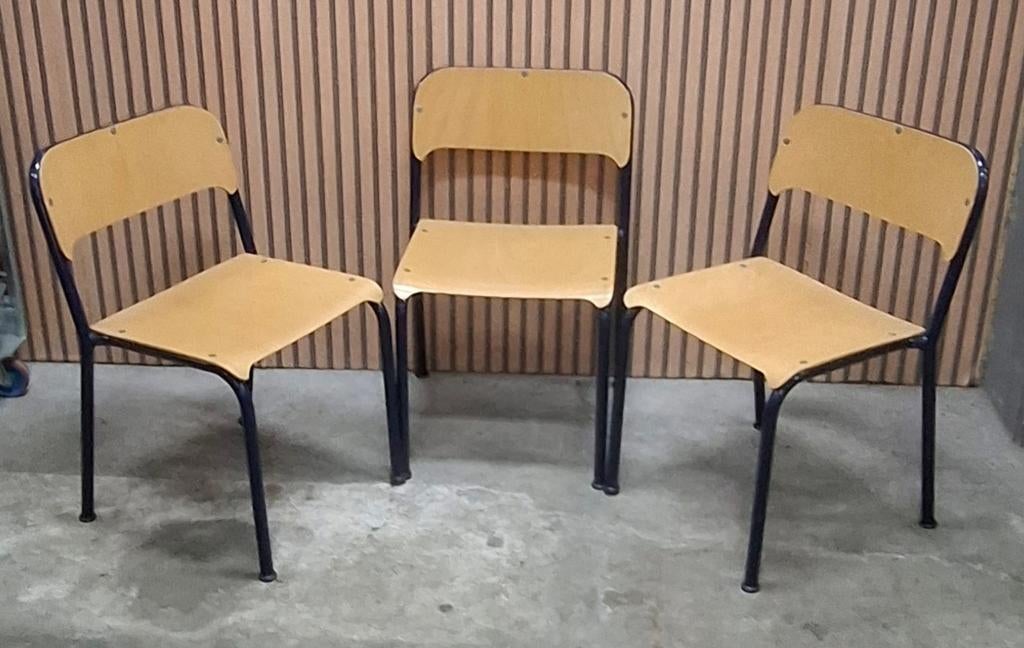 58 x Vintage schoolstoelen hout kantine stoelen horeca cafe, Ophalen of Verzenden, Zo goed als nieuw, Hout, Vijf, Zes of meer stoelen